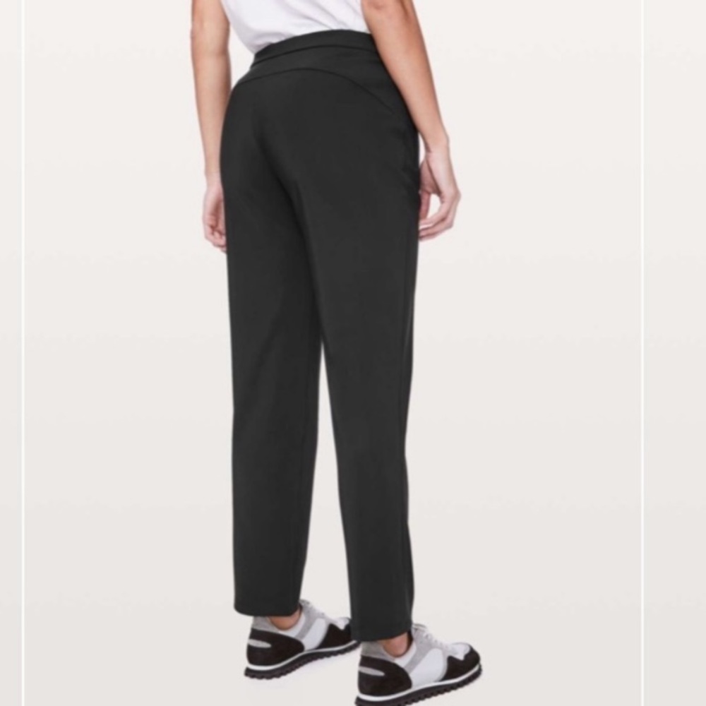 Lululemon NWT RARE Athletic Athleisure Minimalist black On the Move Pant Light - Picture 3 of 14